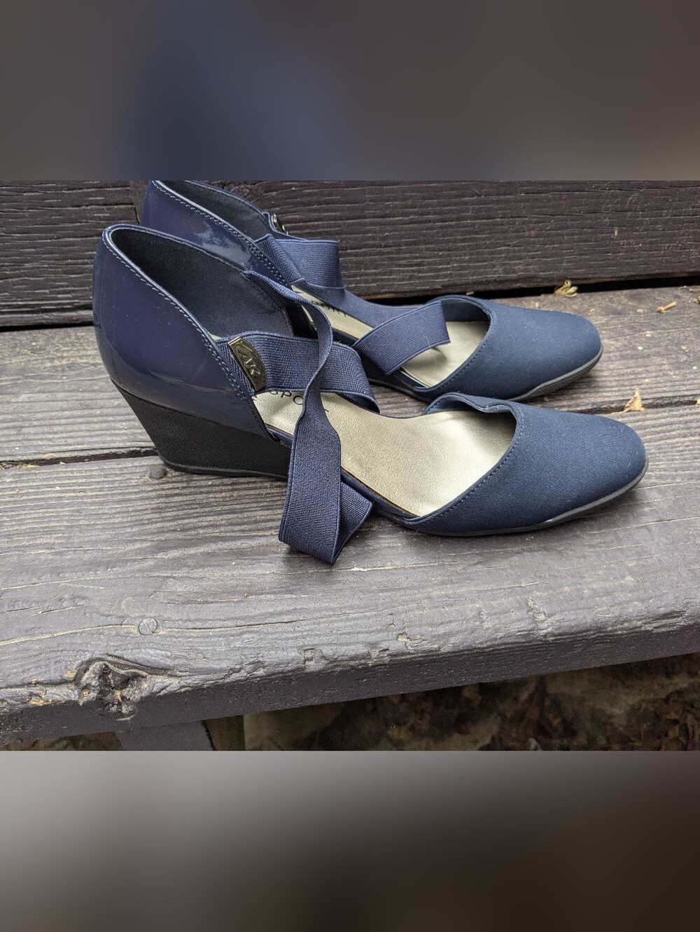Anne Klein Sport - Navy Patent Mid Block Heel Wedge w/elastic straps, 9.5 - Picture 5 of 9